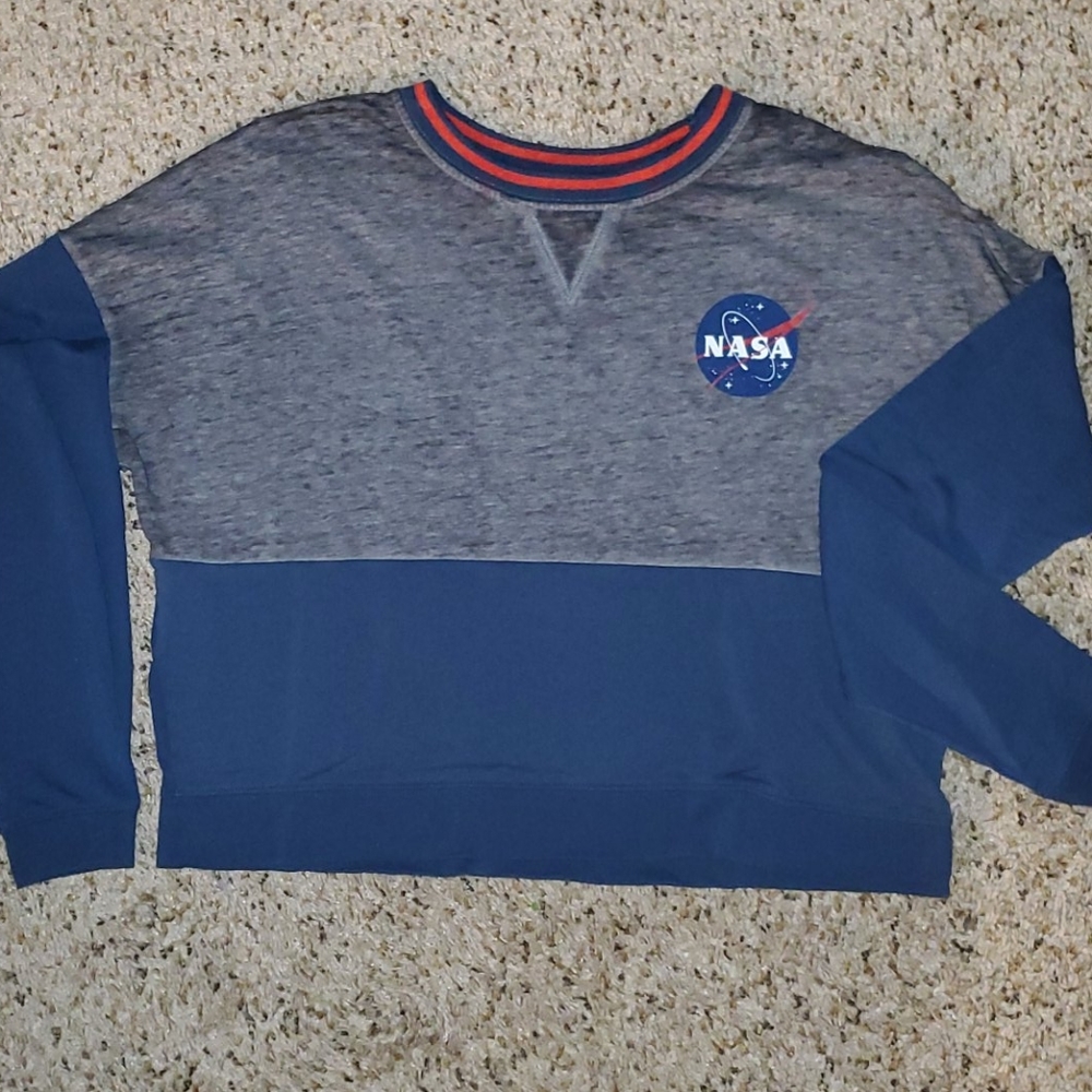 Long Sleeve Nasa Cropped Tee